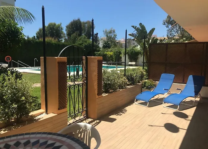 Beachside 2Bed/2Bath With Large Patio And Pool