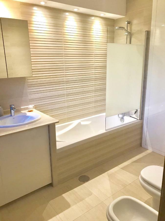 Apartment Beachside 2bed/2bath With Large Patio And Pool