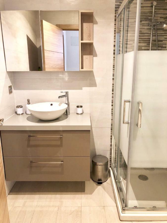 Beachside 2bed/2bath With Large Patio And Pool Marbella