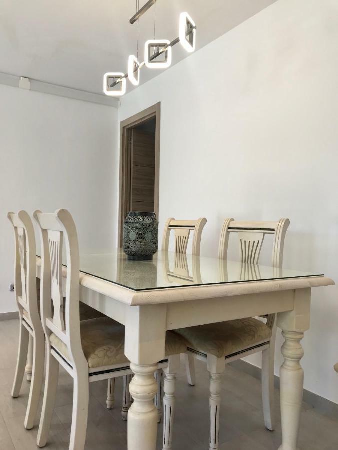 Beachside 2bed/2bath With Large Patio And Pool Apartment Marbella