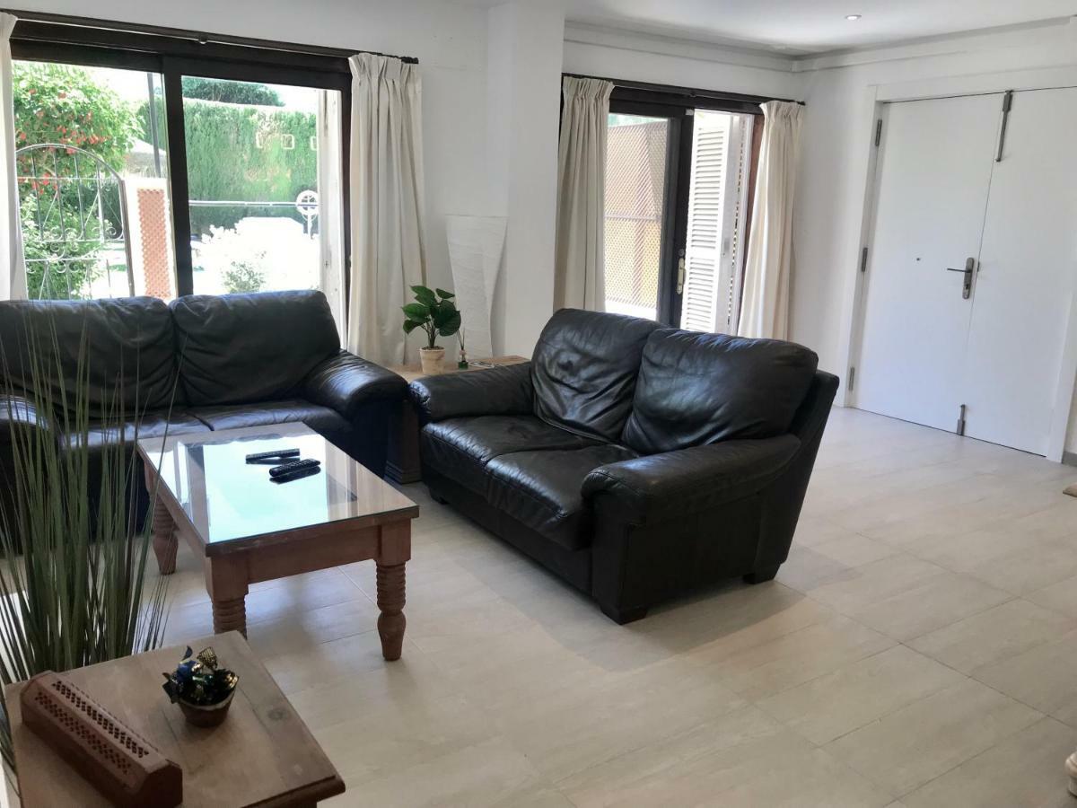 Beachside 2bed/2bath With Large Patio And Pool Apartment Marbella